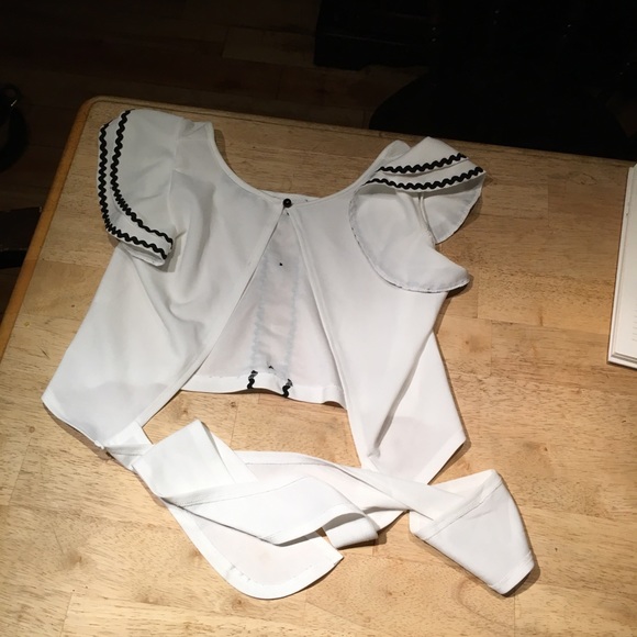 Open back shirt size small - Picture 4 of 4